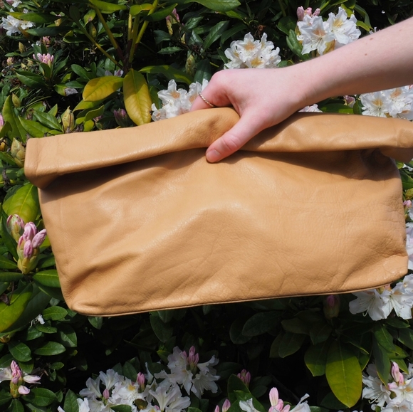 The Dinner Bag by Marie Turnor - Picture 3 of 14